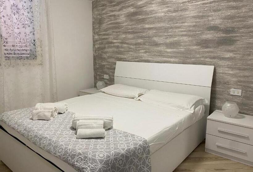 1 Bedroom Penthouse Apartment, Siricyaus White