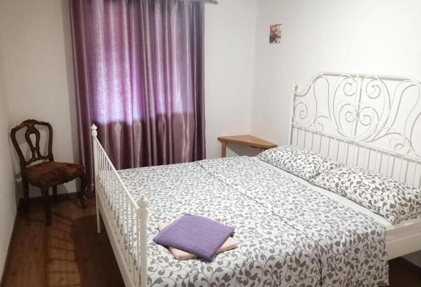 Apartamento 2 Dormitórios, Pensiunea Dateș