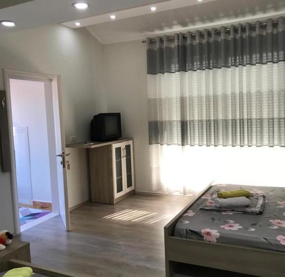 اتاق استاندارد چهار تخته, Guesthouse Bellavista