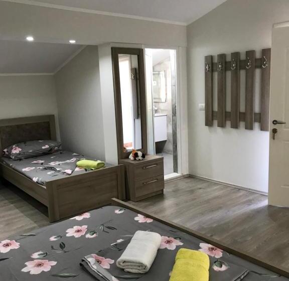 اتاق استاندارد چهار تخته, Guesthouse Bellavista