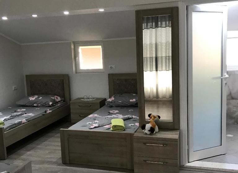 اتاق استاندارد چهار تخته, Guesthouse Bellavista