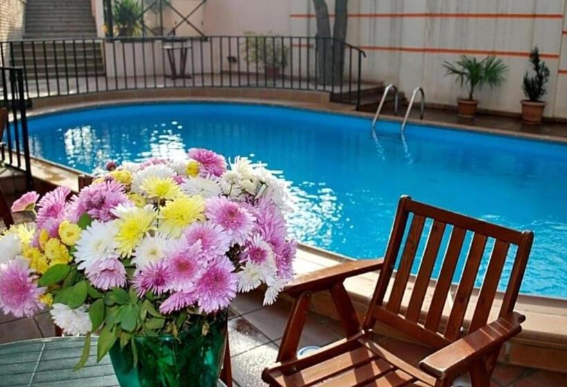 اتاق استاندارد با بالکن, Betssy S Mtatsminda View
