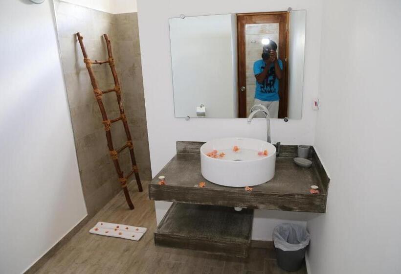 سوییت جونیور, Stella Rina Adults Only