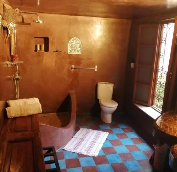 اتاق سوپریور با تخت بزرگ, Les Bains De Fez Tara