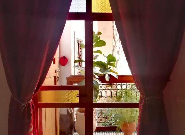 اتاق سوپریور با تخت بزرگ, Les Bains De Fez Tara