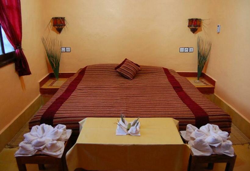غرفة قياسية فردية, Auberge Tinit