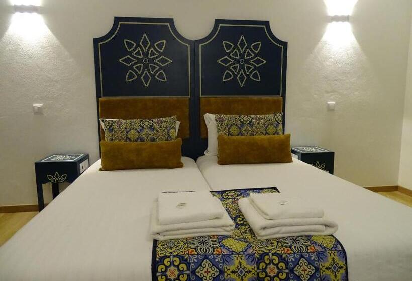 Номер Стандарт Вид на Бассейн, Casazul M&b