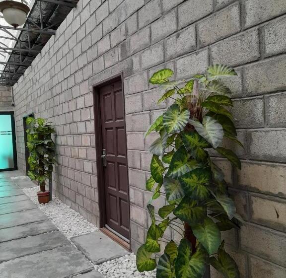 اتاق لوکس با تخت بزرگ, Talents Motor Park