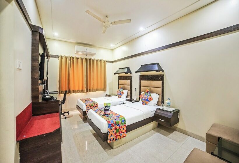 Номер Deluxe, Fabhotel Santoor Geeta Bhawan Square