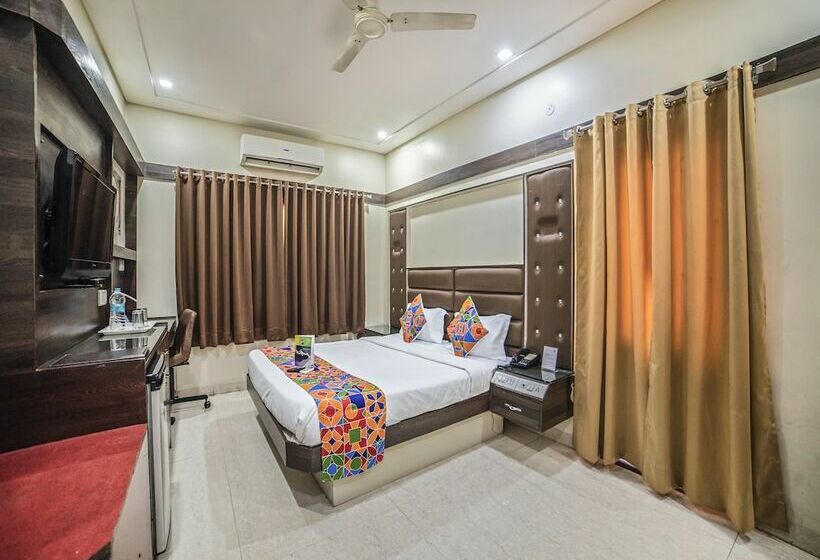Номер Deluxe, Fabhotel Santoor Geeta Bhawan Square