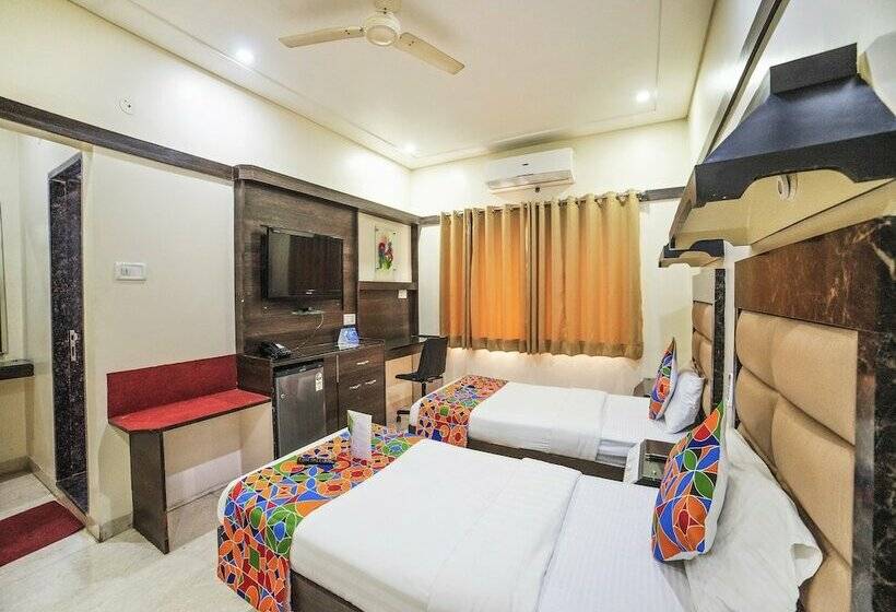 Номер Deluxe, Fabhotel Santoor Geeta Bhawan Square