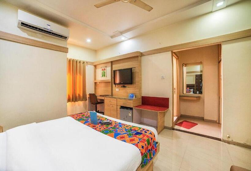 Трехместный Президентский, Fabhotel Santoor Geeta Bhawan Square