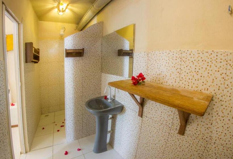 스위트 킹사이즈 침대, Lataperajeri Hostel