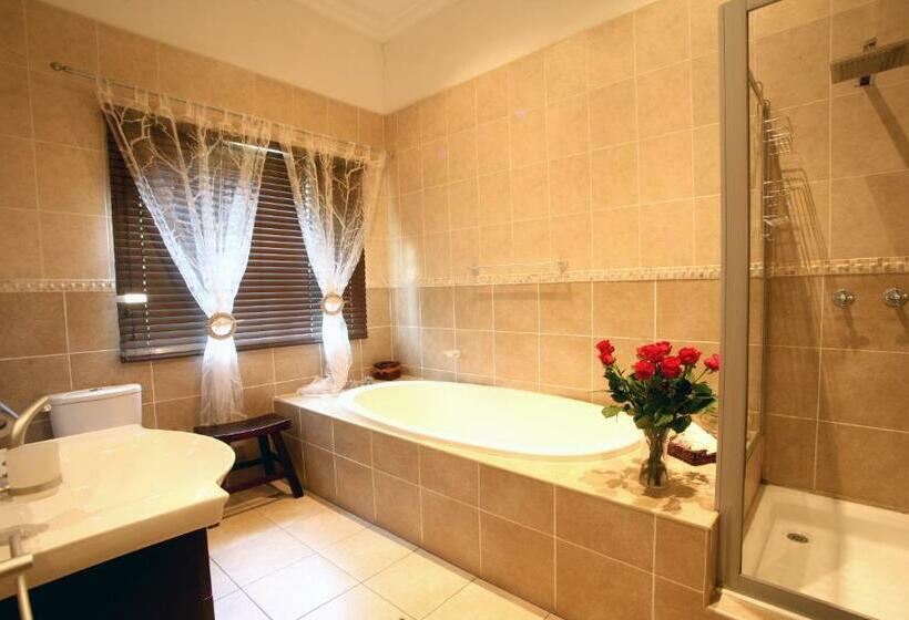 اتاق لوکس, Summer Garden Guest House