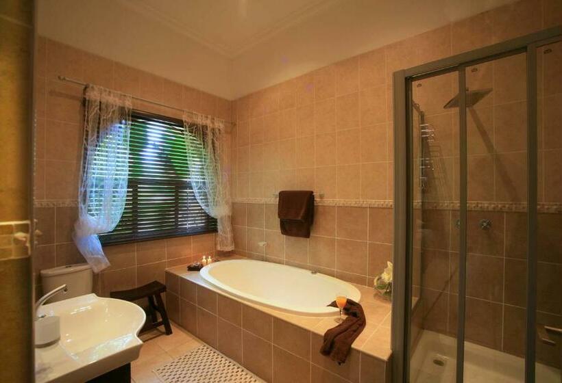 اتاق لوکس, Summer Garden Guest House