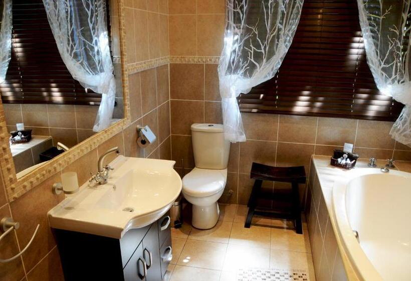 اتاق خانوادگی, Summer Garden Guest House