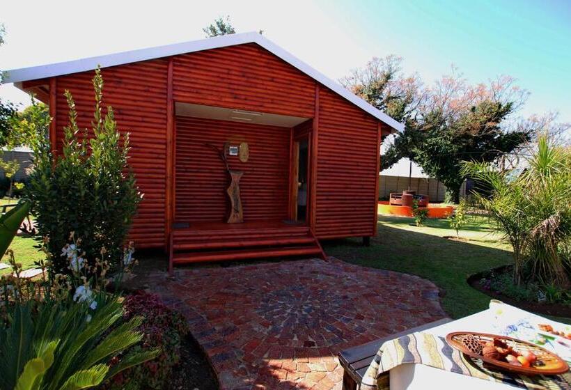اتاق استاندارد با چشم‌انداز باغ, Summer Garden Guest House
