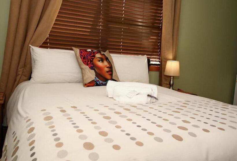 اتاق استاندارد با چشم‌انداز باغ, Summer Garden Guest House