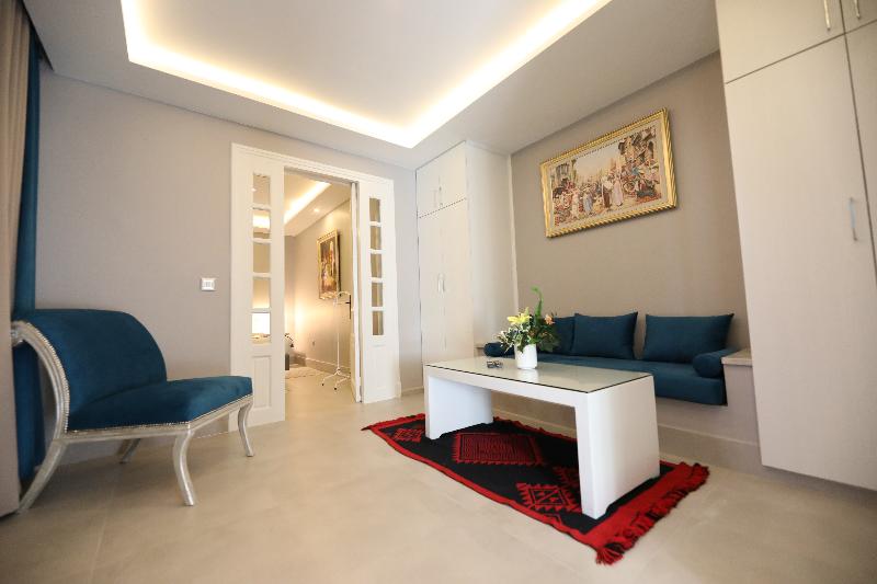 آپارتمان 3 خوابه, Suites Hôtel Les Charmilles & Spa