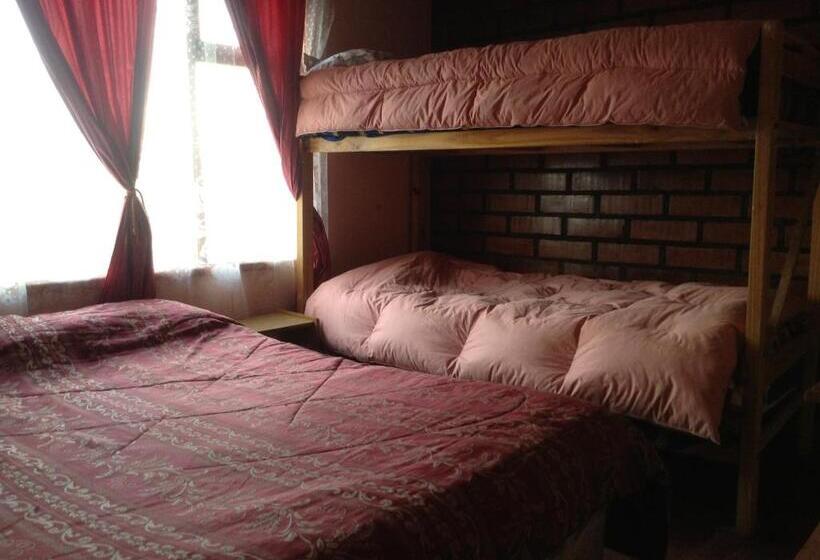 غرفة قياسية ثلاثية, Hostel Melinda