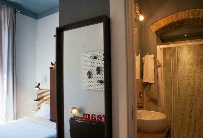 اتاق عادی, Al 28 B&b