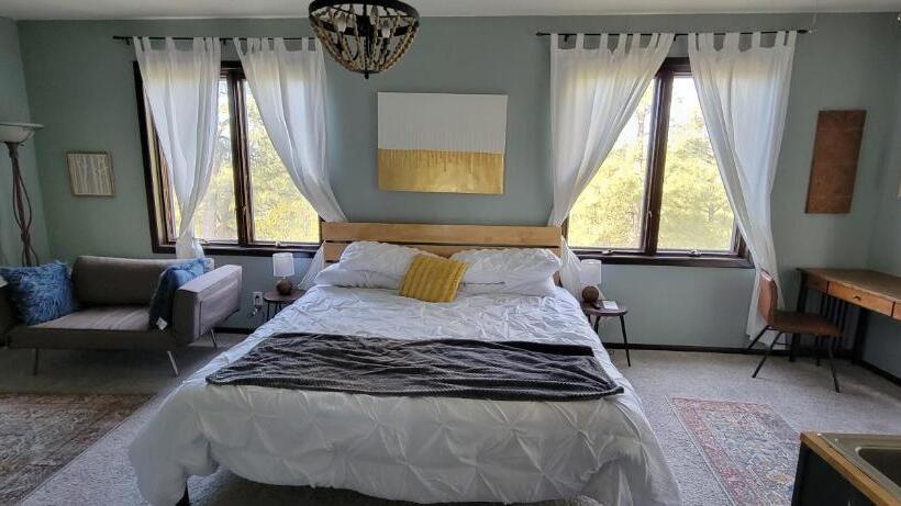 اتاق لوکس با تخت بزرگ, Pueblo Canyon Inn