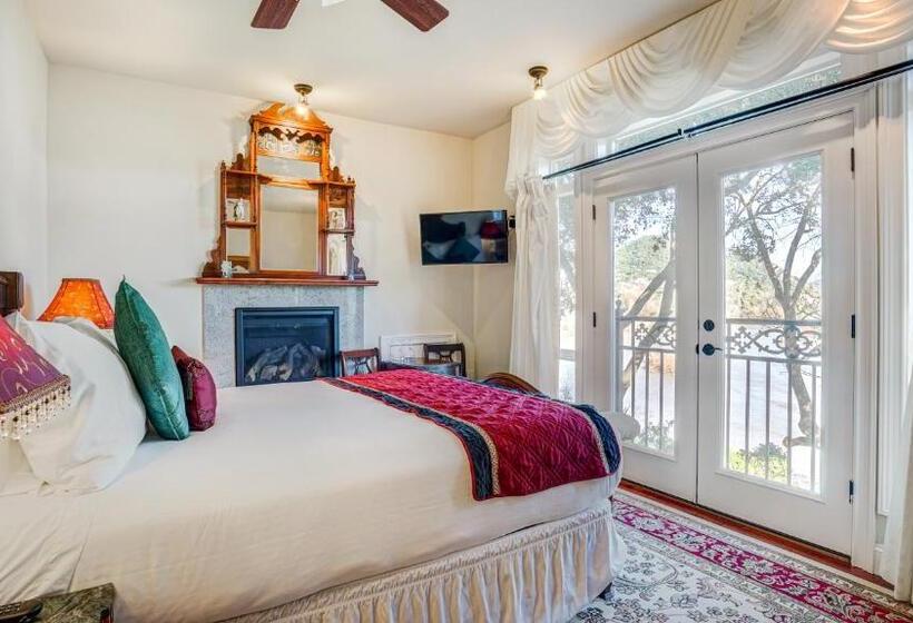 Люкс Вид на Реку, The River Belle Inn