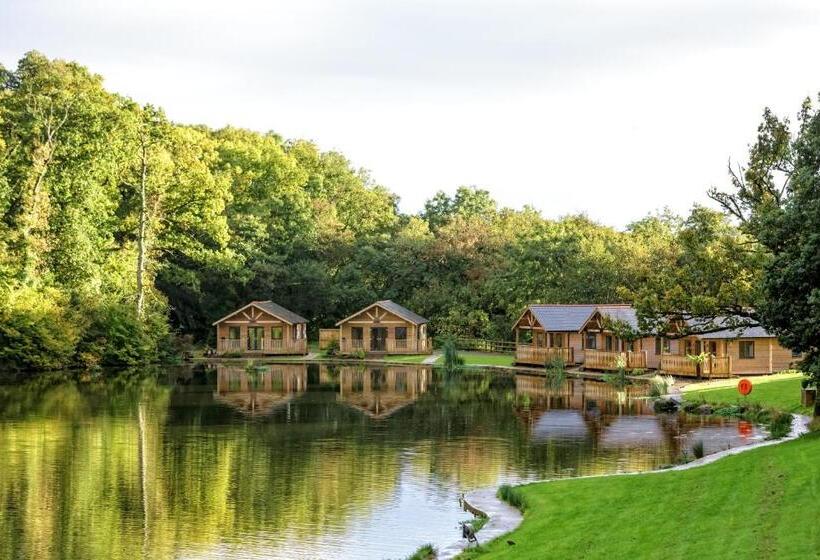 Четырехместный Номер Стандарт, Canada Lodge And Lake