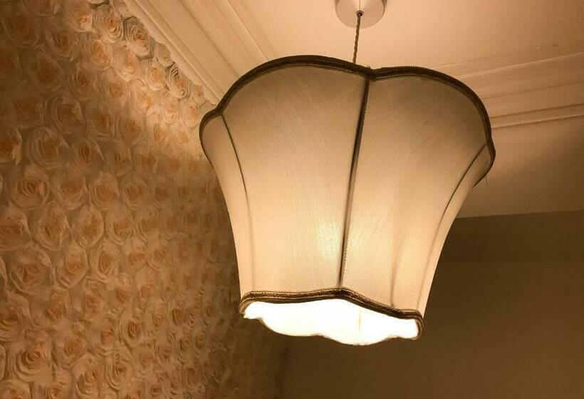 Deluxe Room, The Music Fable