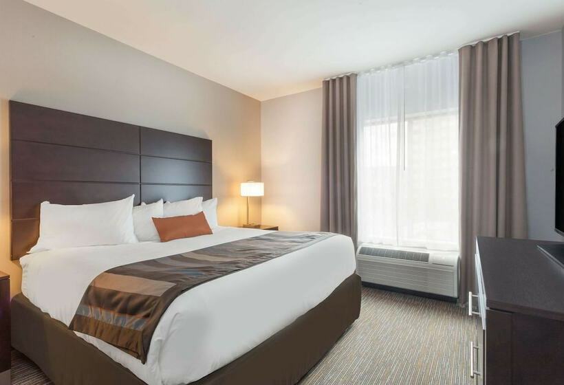 Люкс, Wingate By Wyndham Altoona Downtown/medical Center