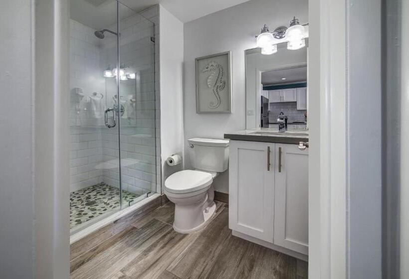 スタンダードスタジオ, Maydee Suites In Florida