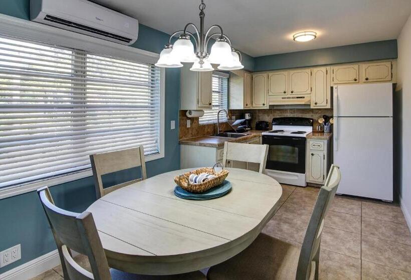 Апартаменты 1 Спальня Нижний Этаж, Maydee Suites In Florida