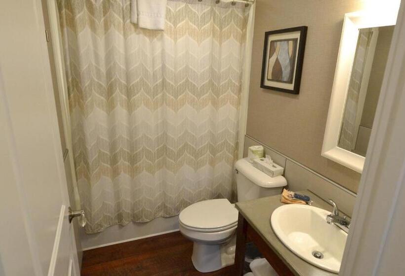 Family Suite, New England Inn & Lodge