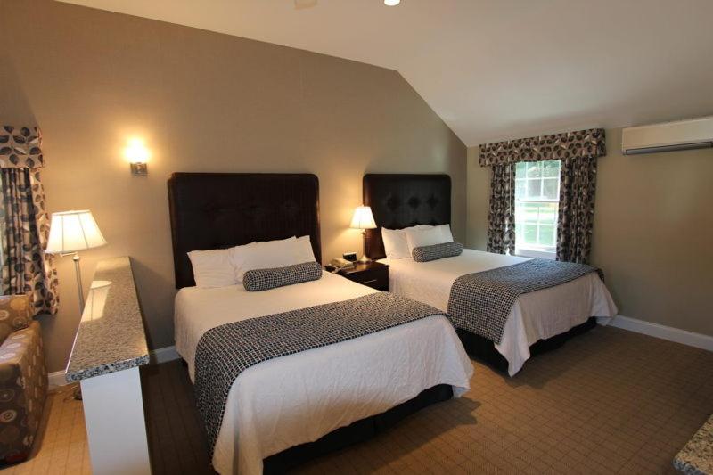 Люкс, New England Inn & Lodge