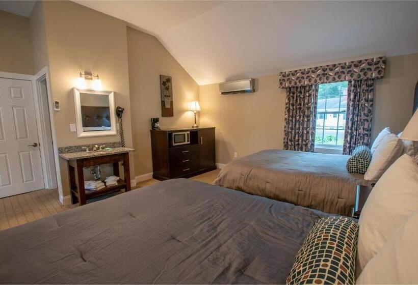 Люкс, New England Inn & Lodge
