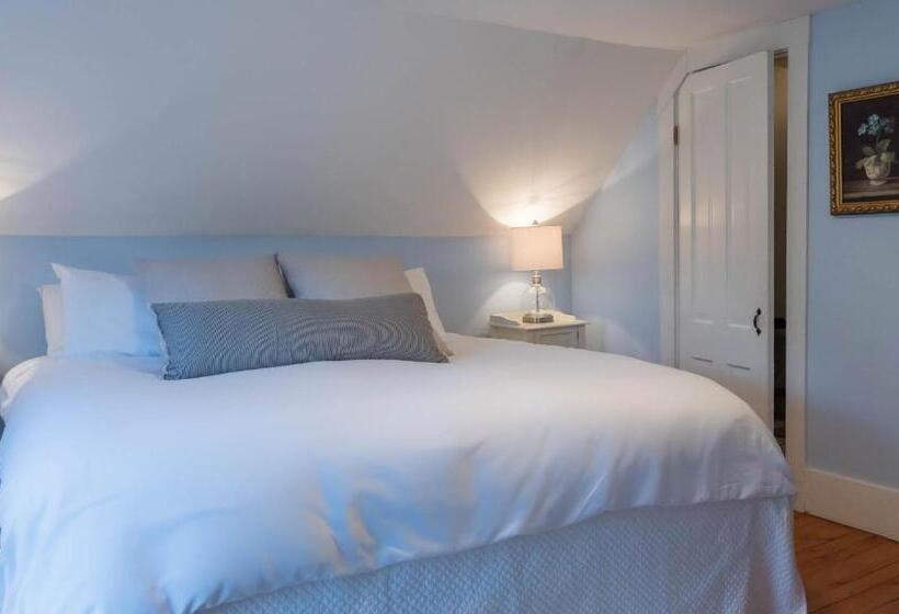 스탠다드 룸 킹사이즈 침대, Woodbridge Inn Bed & Breakfast