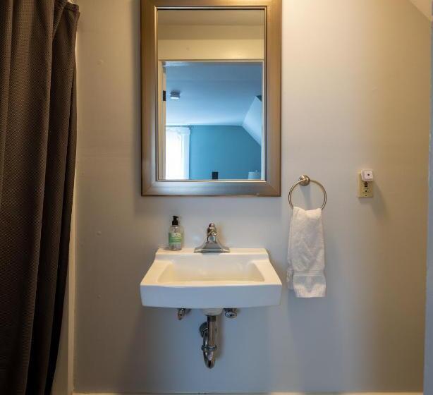 스탠다드 룸 킹사이즈 침대, Woodbridge Inn Bed & Breakfast