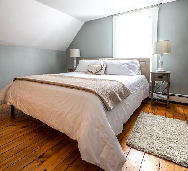 스탠다드 룸 킹사이즈 침대, Woodbridge Inn Bed & Breakfast
