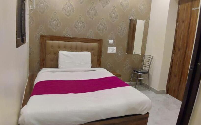Quarto Superior Individual, City