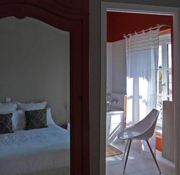 スーペリアールーム, Hôtel Courtille De Solutré