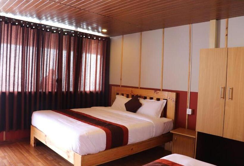 اتاق استاندارد سه نفره, Suryachaur Nature Retreat