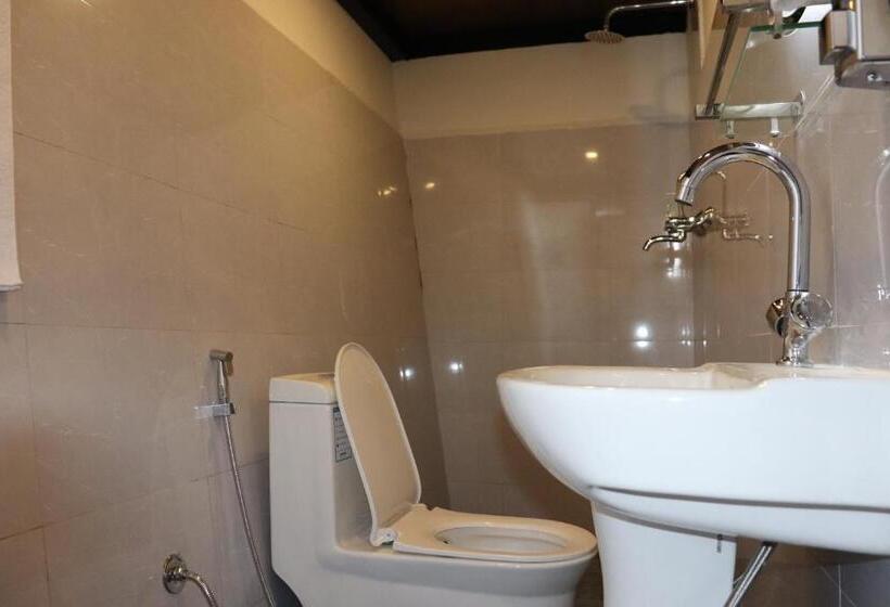 اتاق استاندارد سه نفره, Suryachaur Nature Retreat
