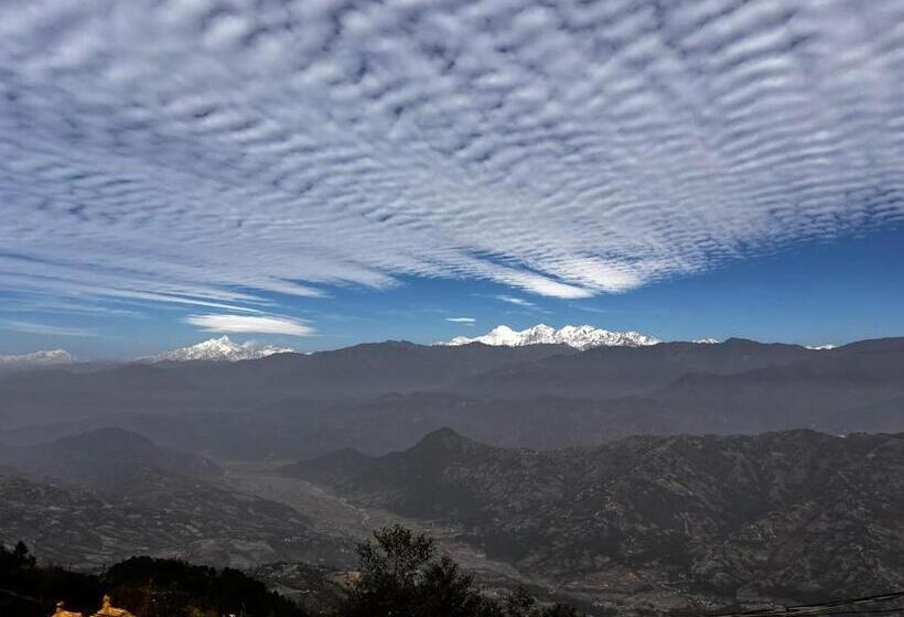 اتاق خانوادگی با چشم‌انداز کوه, Suryachaur Nature Retreat