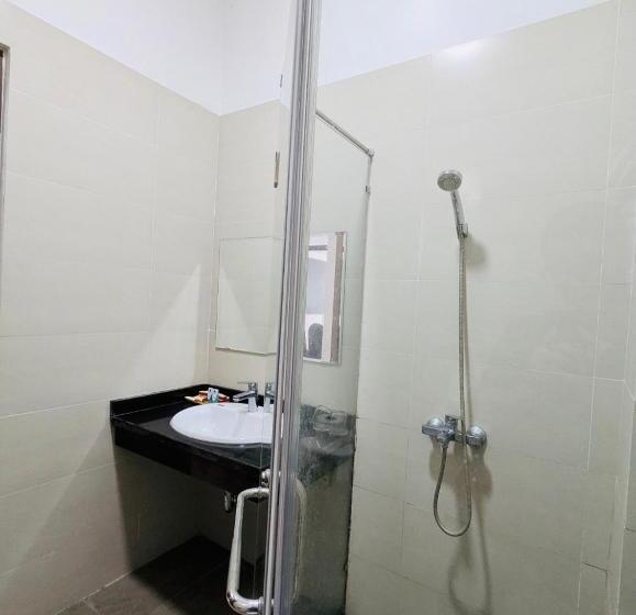 اتاق سه نفره دلوکس با چشم‌انداز دریا, Youth Hotel Do Son