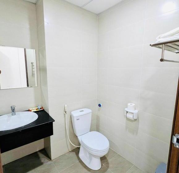 اتاق استاندارد با بالکن و چشم‌انداز دریا, Youth Hotel Do Son