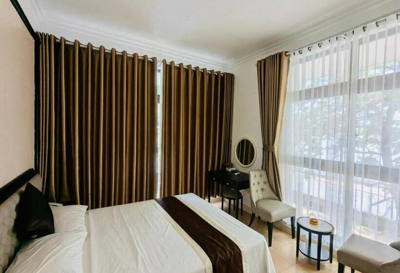 اتاق استاندارد با بالکن و چشم‌انداز دریا, Youth Hotel Do Son