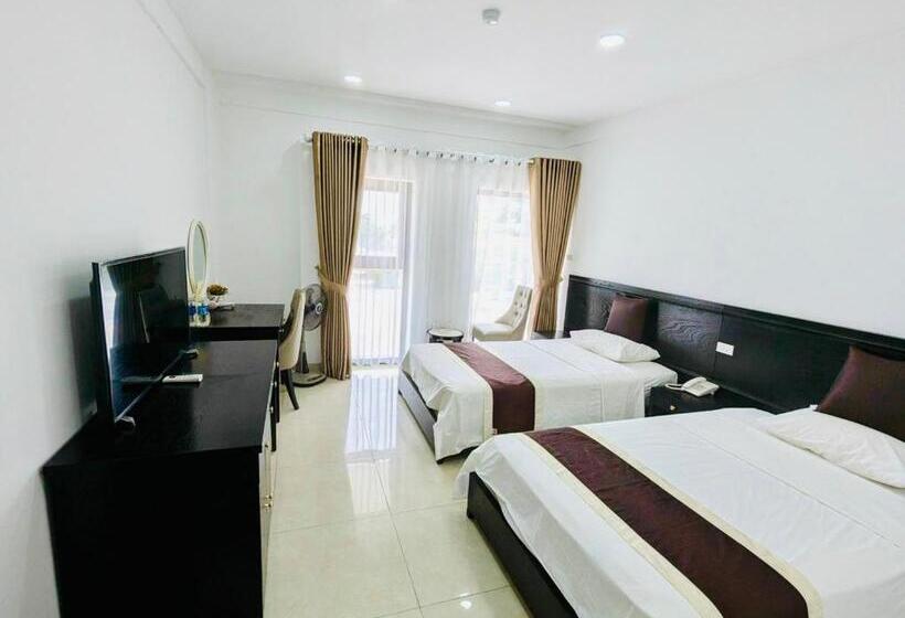 اتاق استاندارد با بالکن و چشم‌انداز دریا, Youth Hotel Do Son