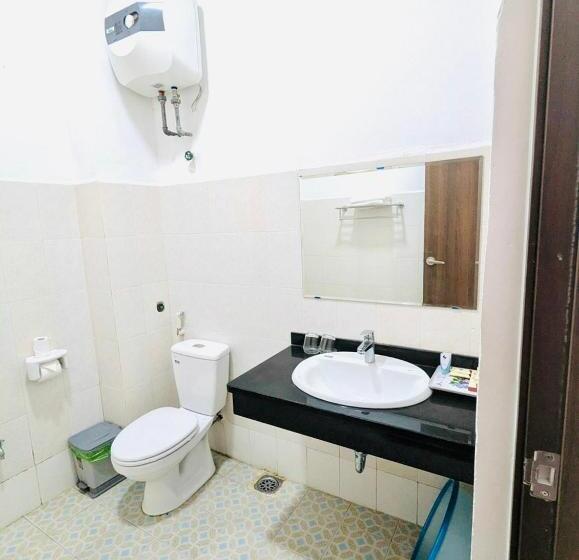 اتاق سه نفره دلوکس با چشم‌انداز دریا, Youth Hotel Do Son