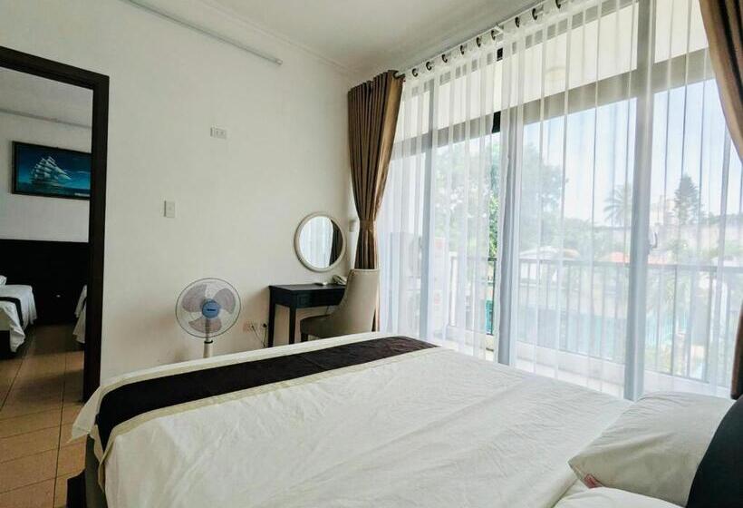 اتاق سه نفره دلوکس با چشم‌انداز دریا, Youth Hotel Do Son