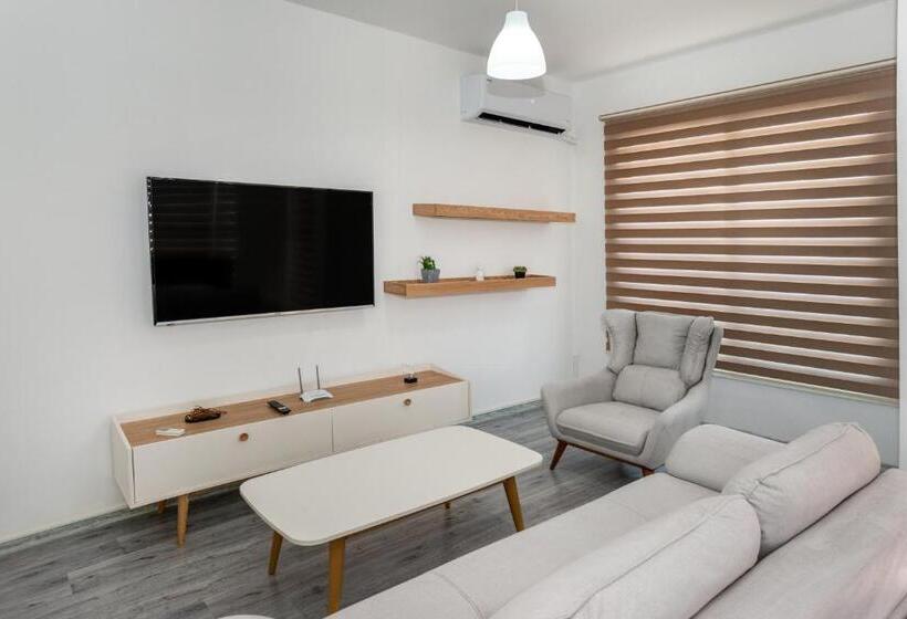 Номер Стандарт, Nicosia Suites